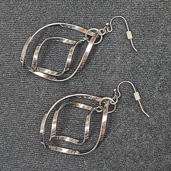 TWISTED SPIRAL PIERCED DANGLE EARRINGS - Picture 6 of 7